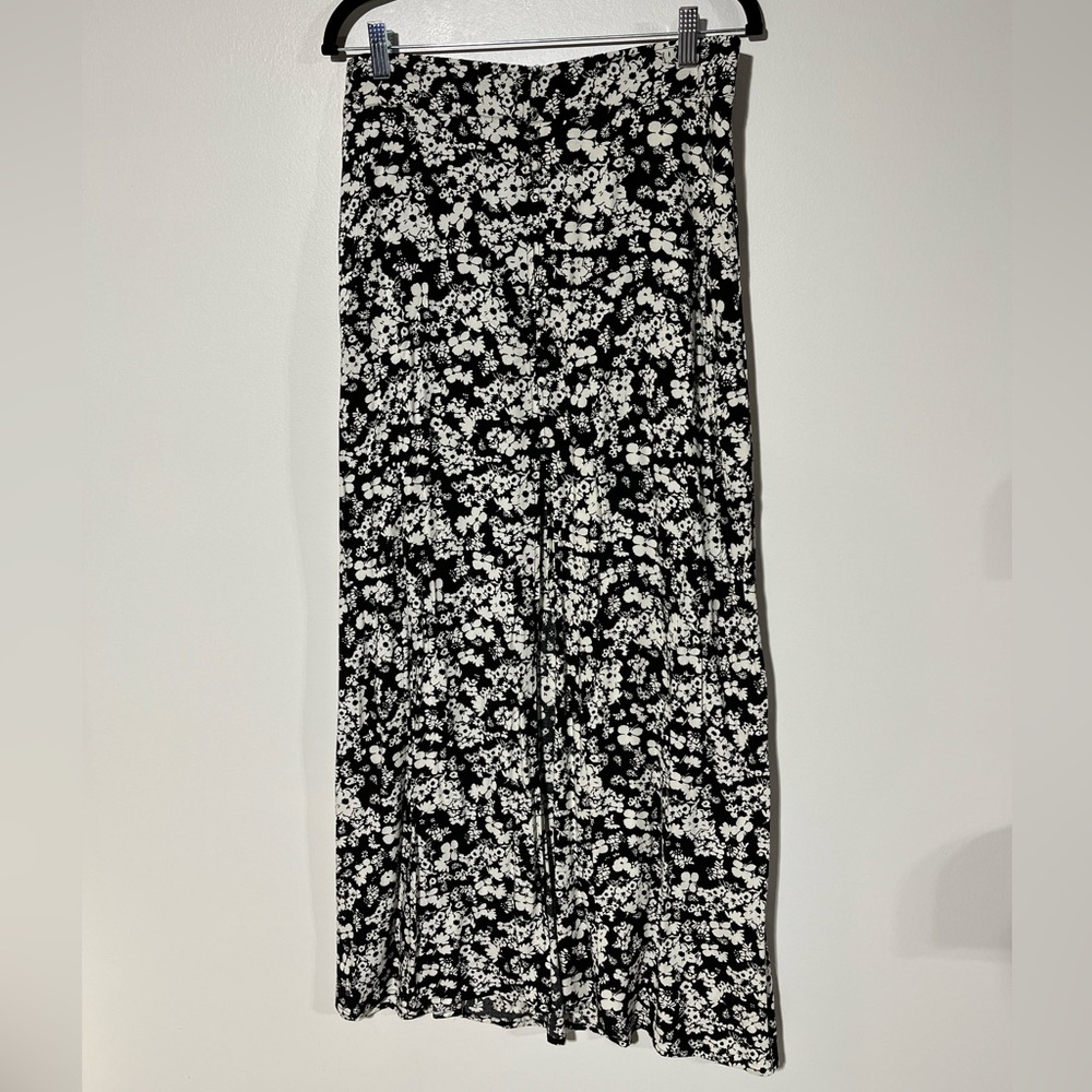 Express Women’s Black & White Floral Maxi Skirt